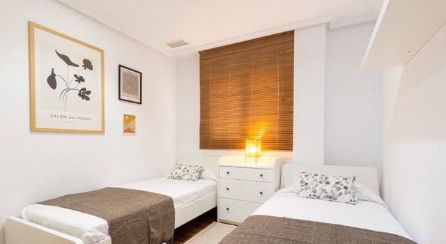 3 bedroom Apartment for rent in Gran Alacant, Santa Pola with pool - € 1,200 (Ref: 9419802)