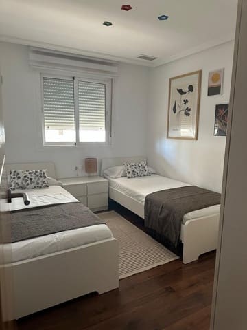 3 bedroom Apartment for rent in Gran Alacant, Santa Pola with pool - € 1,200 (Ref: 9419802)