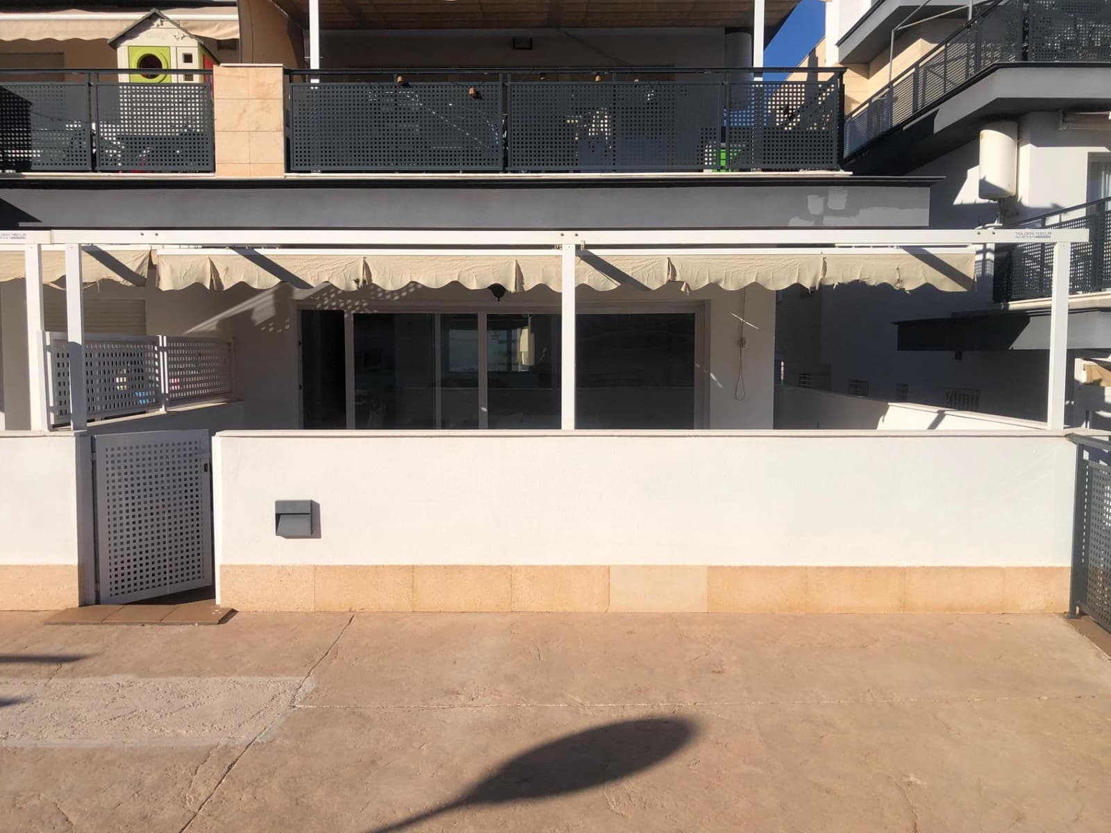 3 bedroom Apartment for rent in Gran Alacant with pool - € 1,200 (Ref: 9419802)