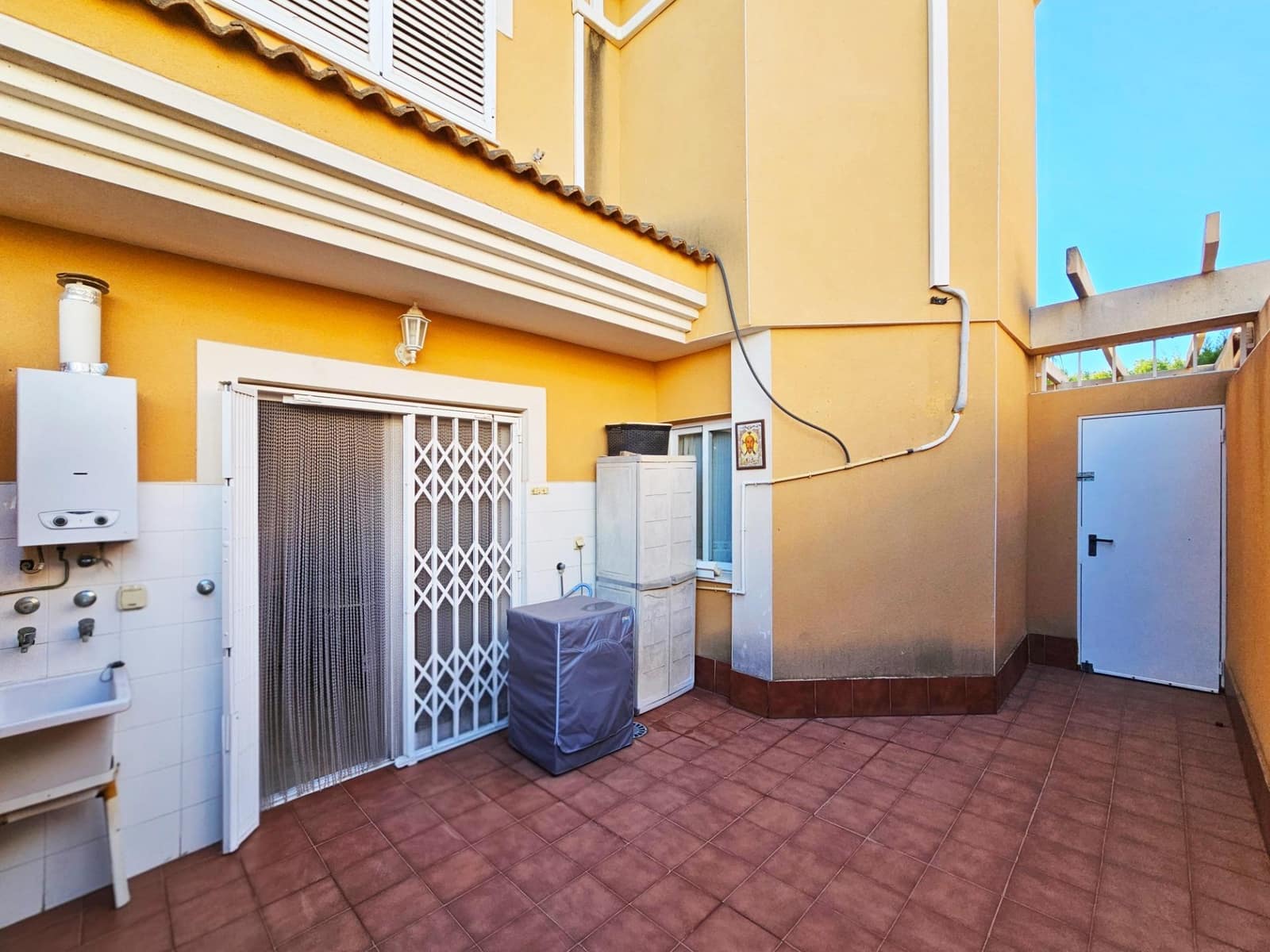 2 bedroom Apartment for sale in Gran Alacant with garage - € 340,000 (Ref: 9419803)