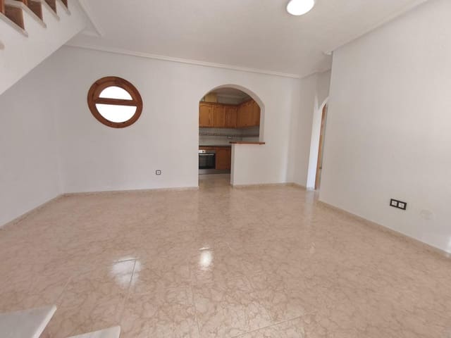 3 quarto Bungalow para venda em Orihuela com piscina - 230 000 € (Ref: 9446372)