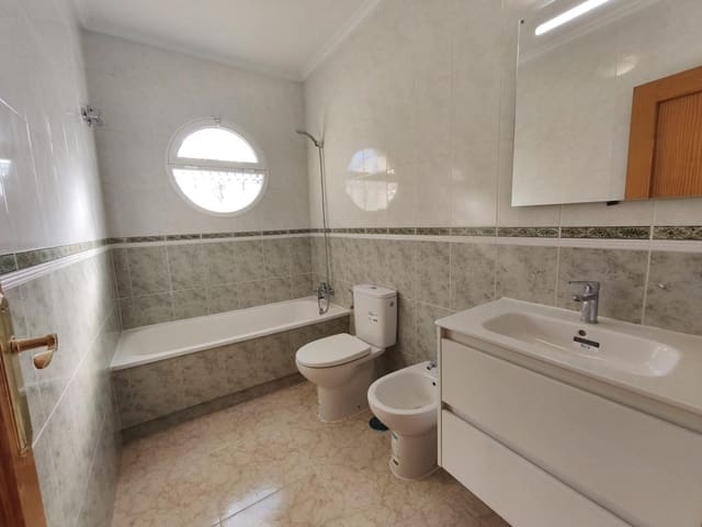3 quarto Bungalow para venda em Orihuela com piscina - 230 000 € (Ref: 9446372)