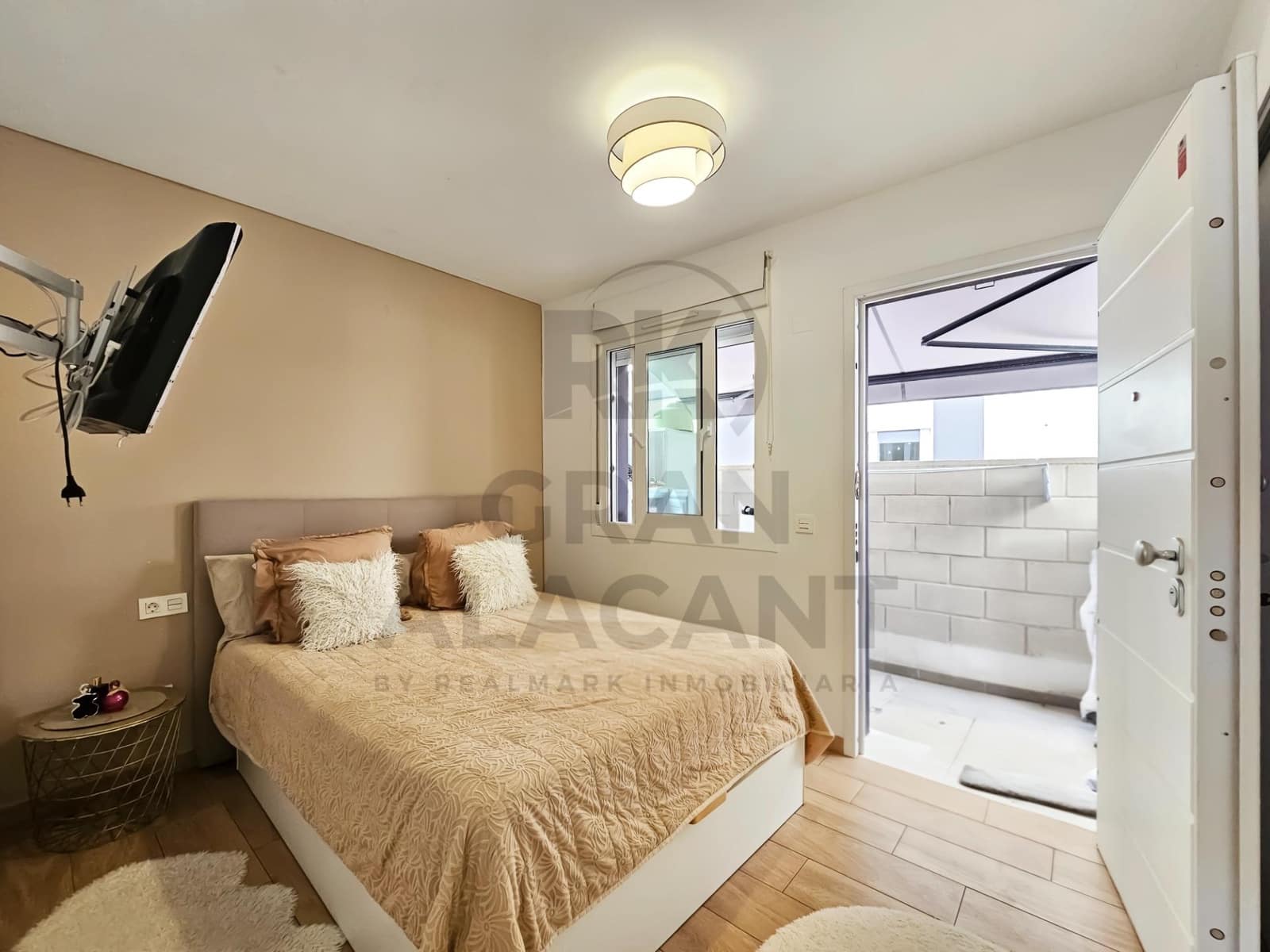 Bungalow de 5 habitaciones en Gran Alacant en venta con piscina - 300.000 € (Ref: 9462399)