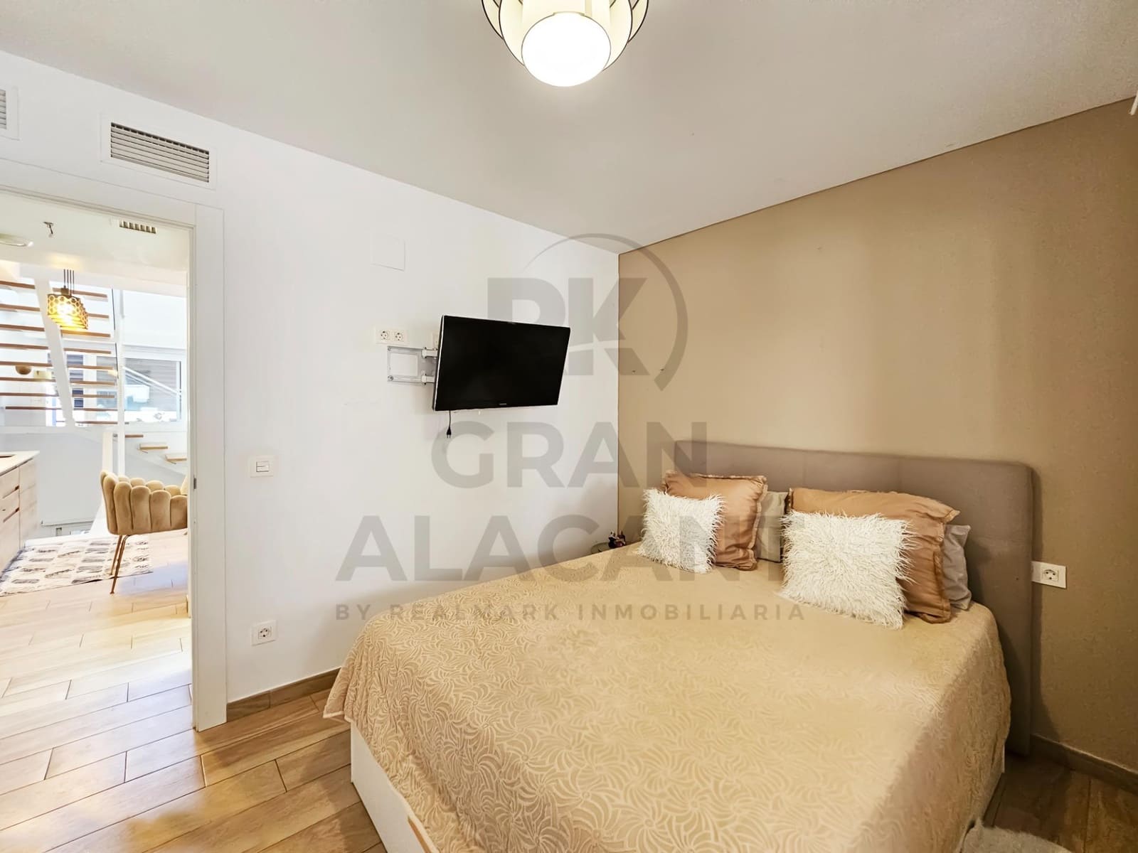 Bungalow de 5 habitaciones en Gran Alacant en venta con piscina - 300.000 € (Ref: 9462399)