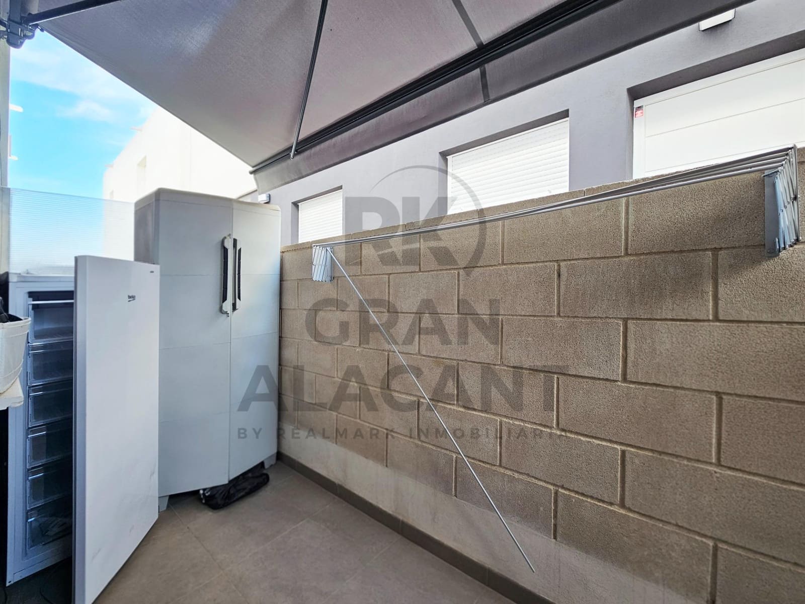 Bungalow de 5 habitaciones en Gran Alacant en venta con piscina - 300.000 € (Ref: 9462399)