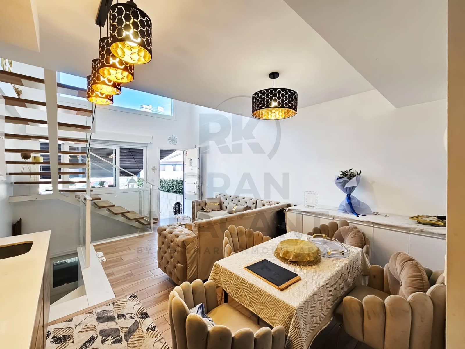 Bungalow de 5 habitaciones en Gran Alacant en venta con piscina - 300.000 € (Ref: 9462399)