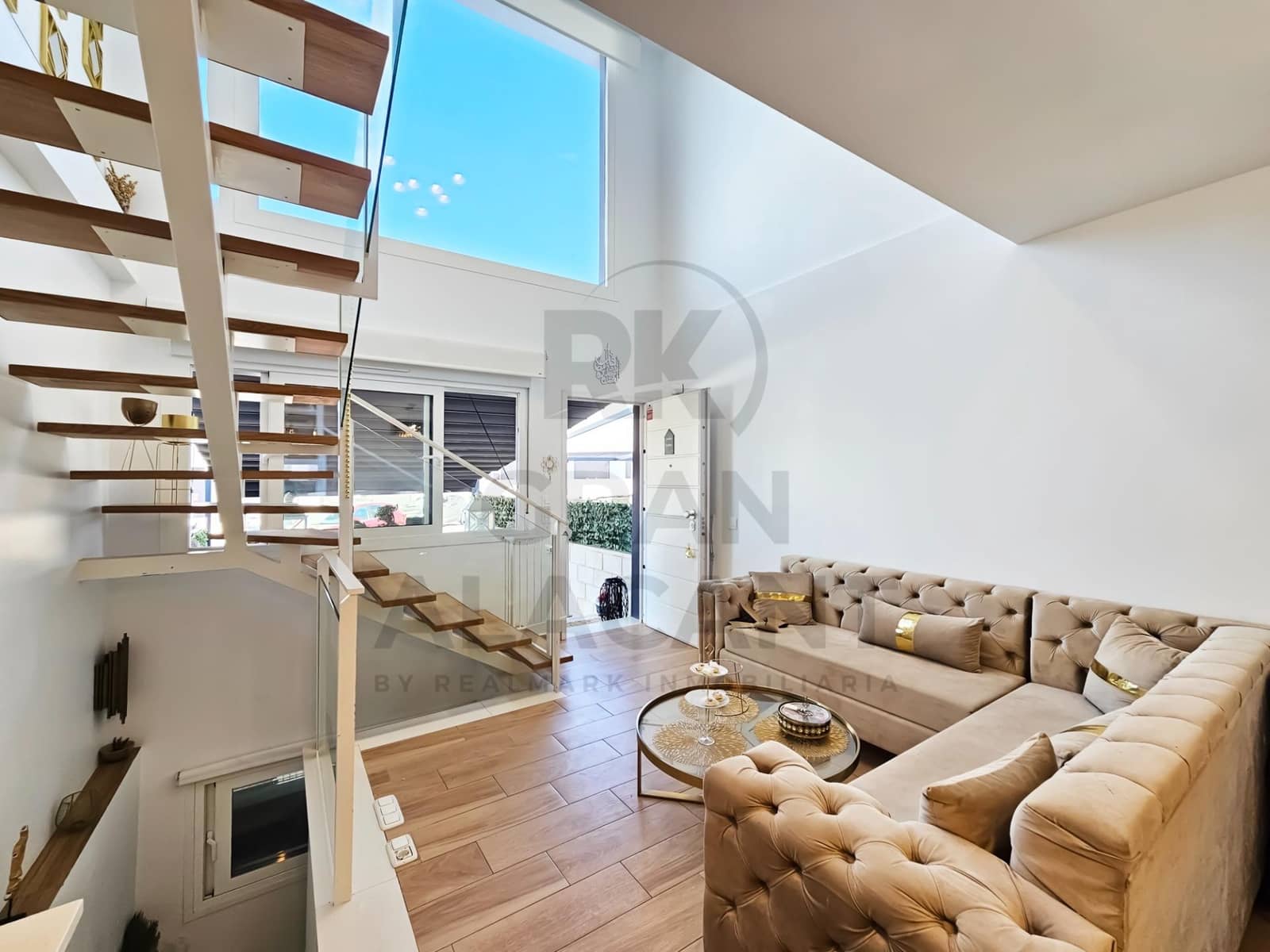 Bungalow de 5 habitaciones en Gran Alacant en venta con piscina - 300.000 € (Ref: 9462399)