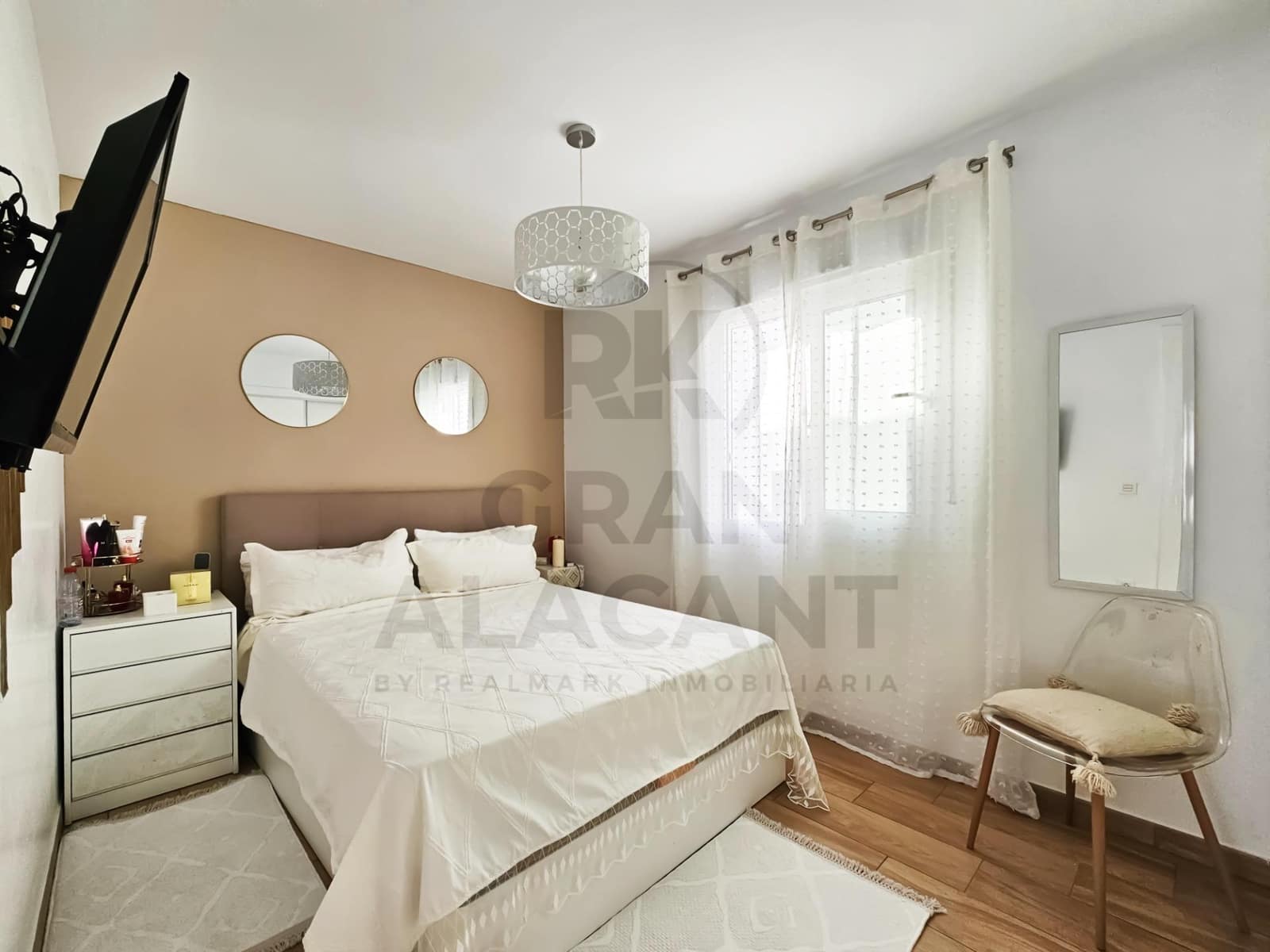 Bungalow de 5 habitaciones en Gran Alacant en venta con piscina - 300.000 € (Ref: 9462399)