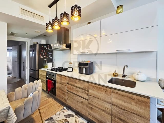 Bungalow de 5 habitaciones en Gran Alacant, Santa Pola en venta con piscina - 300.000 € (Ref: 9462399)