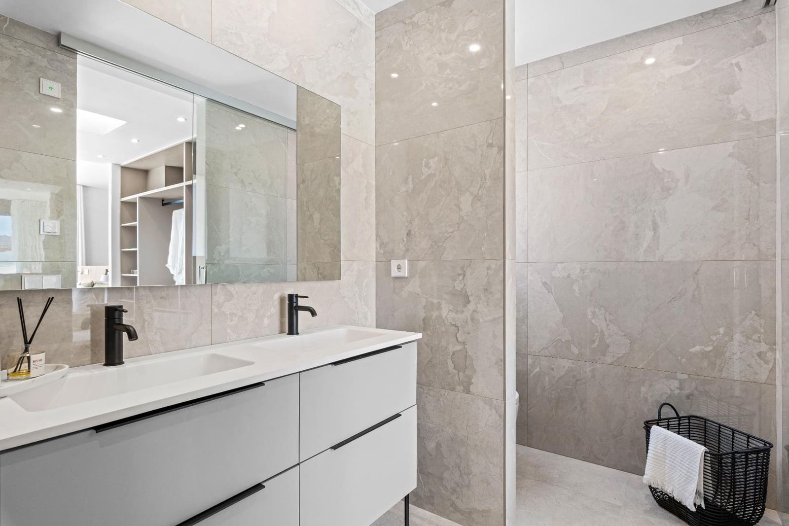 3 bedroom Villa for sale in Polop with pool garage - € 715,000 (Ref: 9470412)