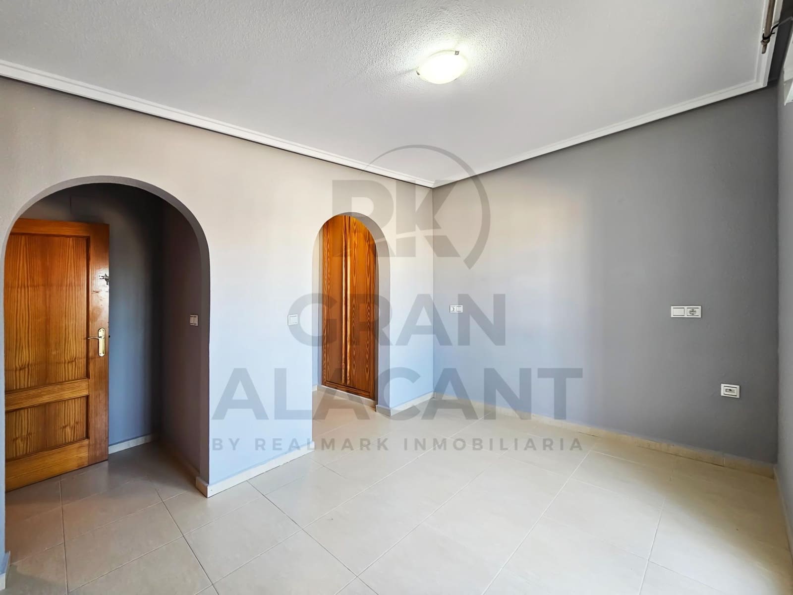 Bungalow de 3 habitaciones en Gran Alacant en venta con piscina - 268.000 € (Ref: 9518938)