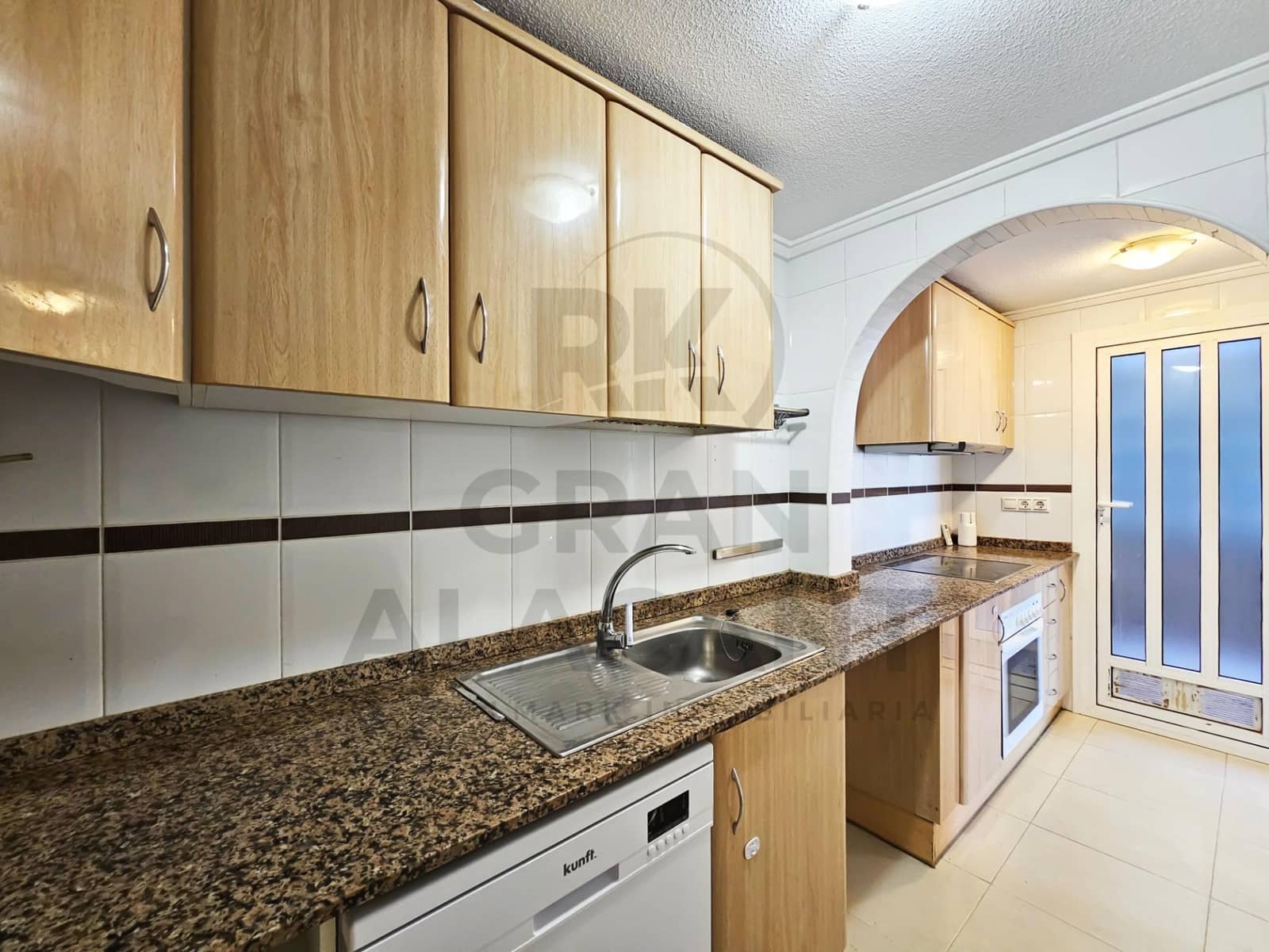 Bungalow de 3 habitaciones en Gran Alacant en venta con piscina - 268.000 € (Ref: 9518938)