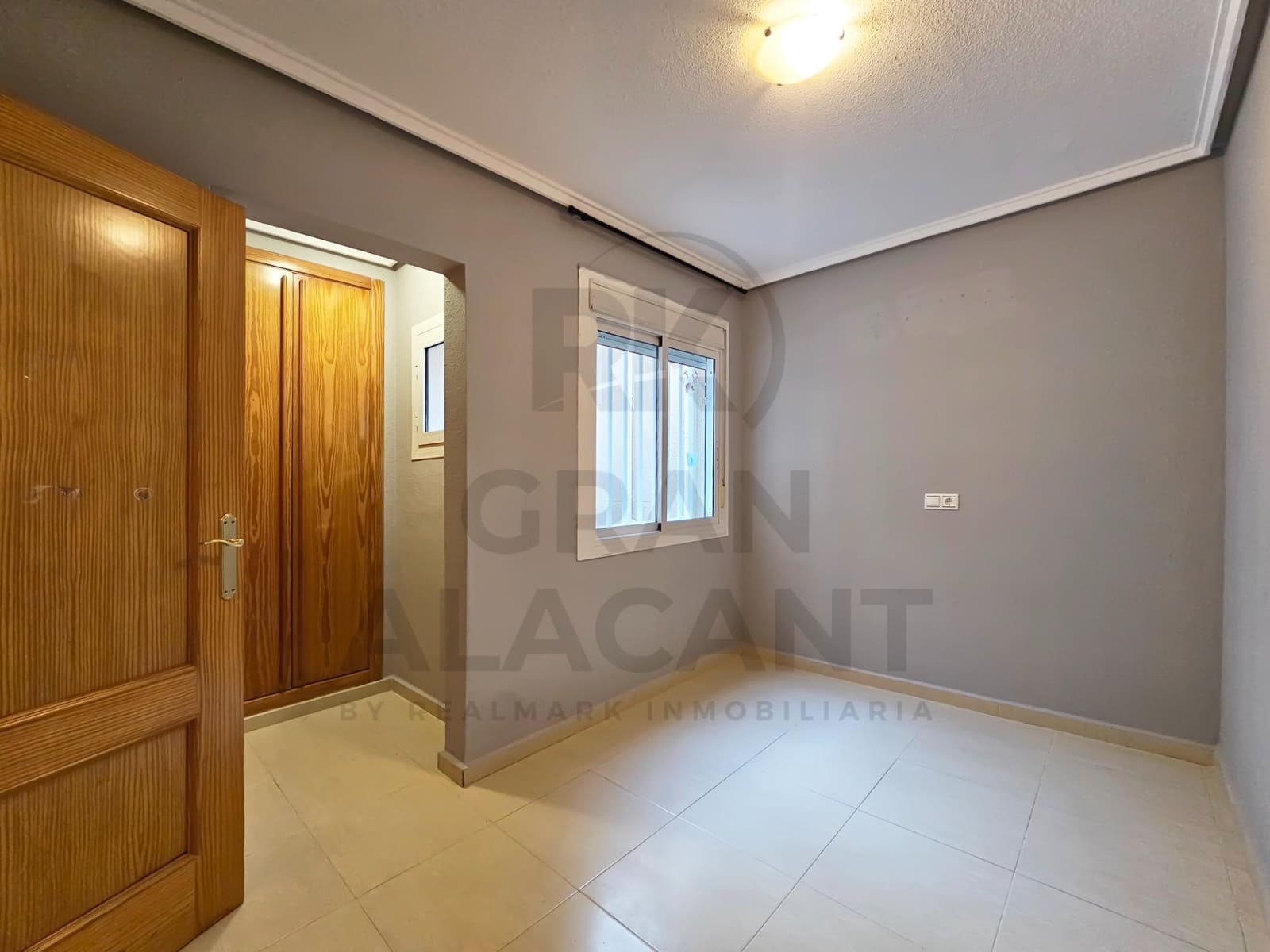 Bungalow de 3 habitaciones en Gran Alacant en venta con piscina - 268.000 € (Ref: 9518938)