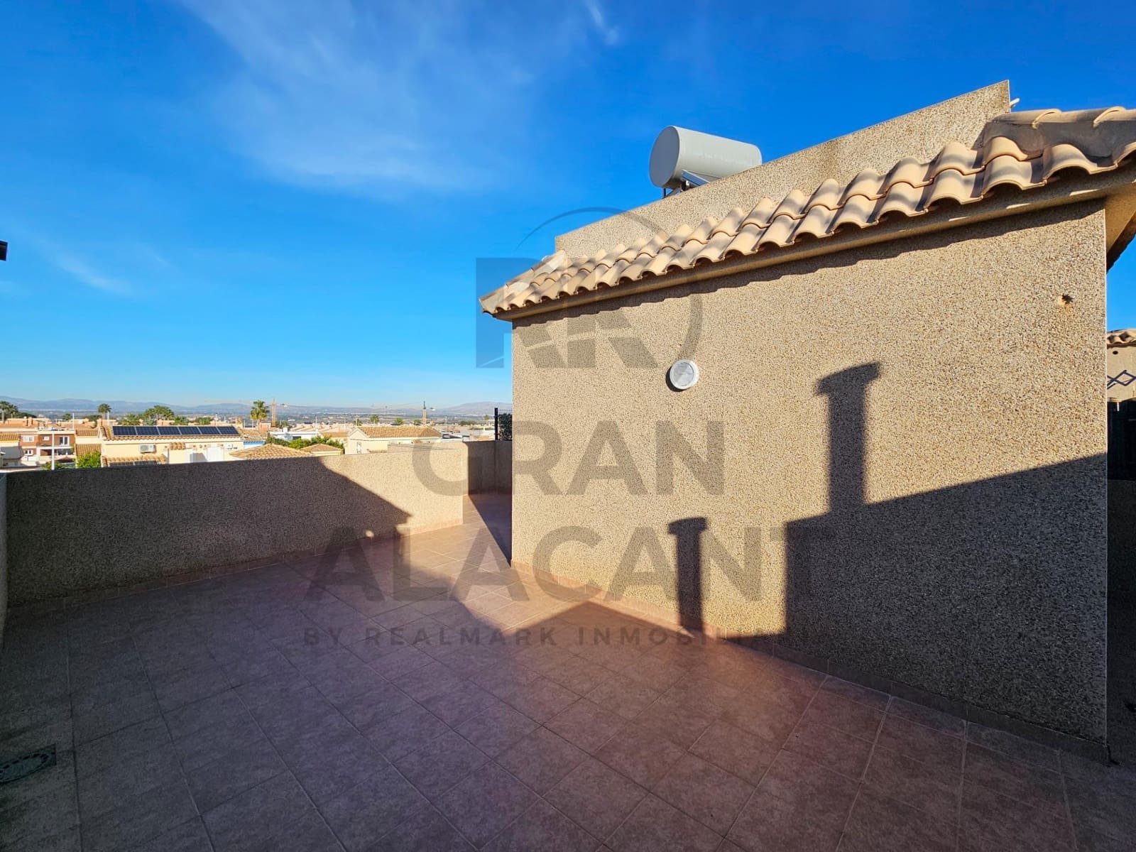 Bungalow de 3 habitaciones en Gran Alacant en venta con piscina - 268.000 € (Ref: 9518938)