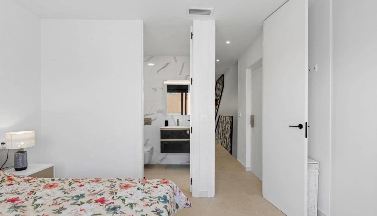 4 quarto Moradia para venda em Guardamar del Segura - 507 000 € (Ref: 9536841)