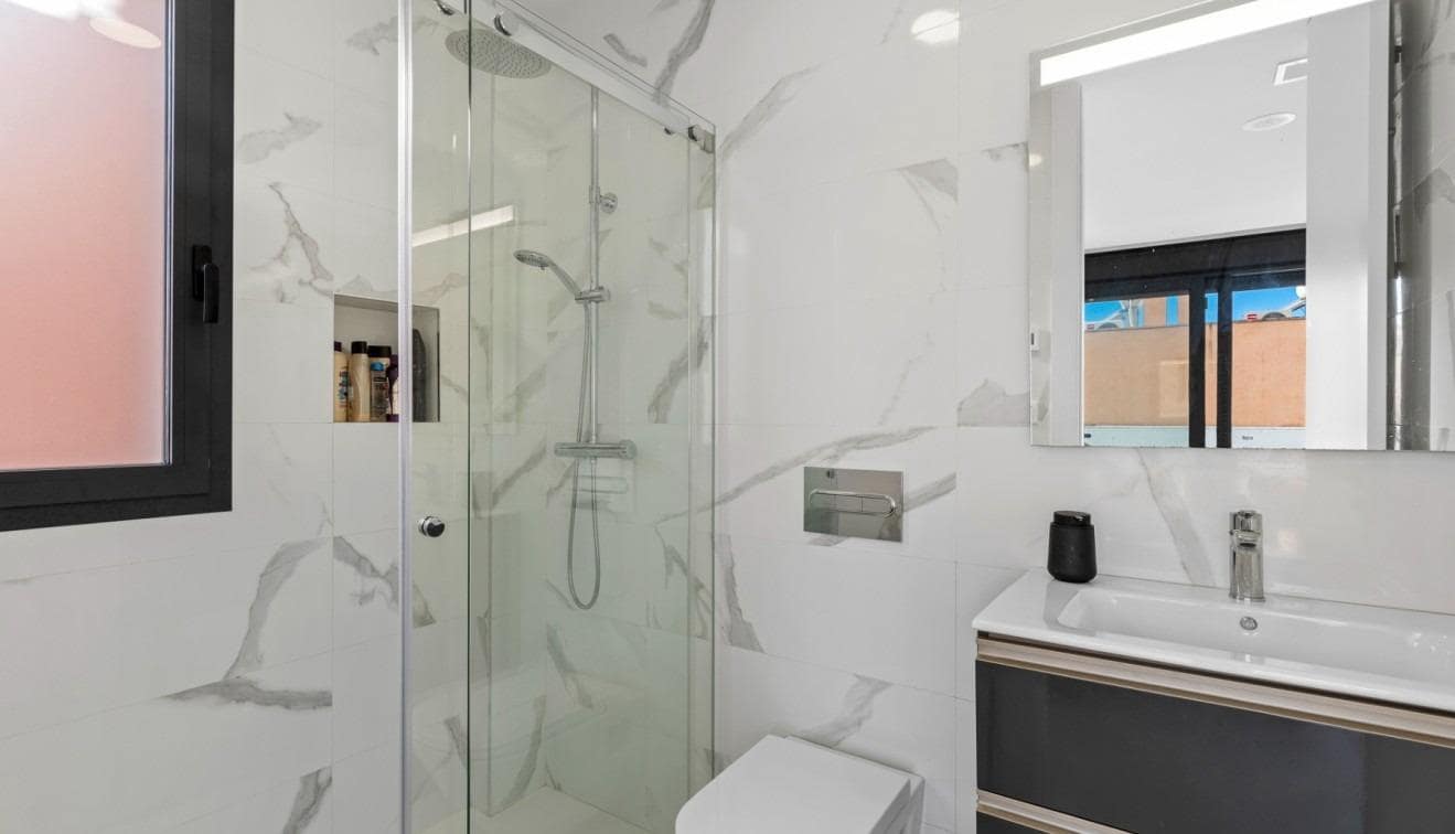 4 quarto Moradia para venda em Guardamar del Segura - 507 000 € (Ref: 9536841)