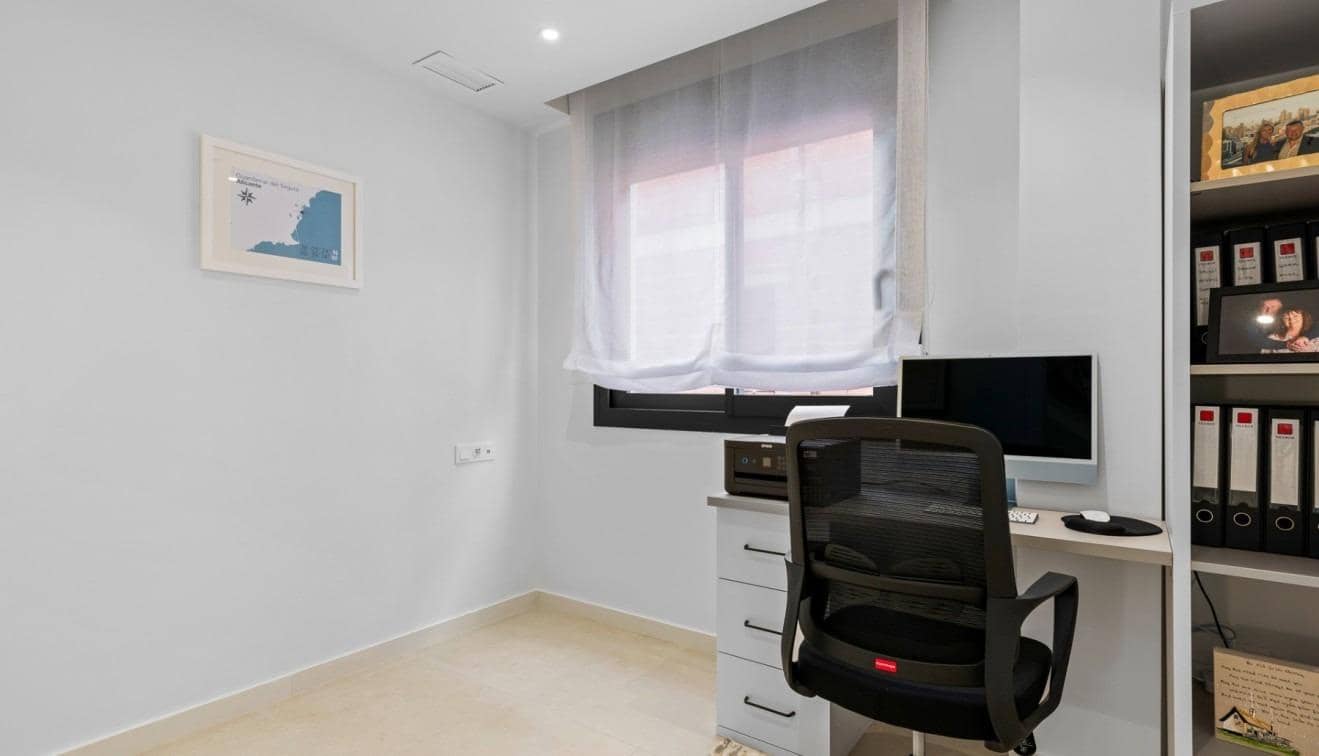 4 quarto Moradia para venda em Guardamar del Segura - 507 000 € (Ref: 9536841)