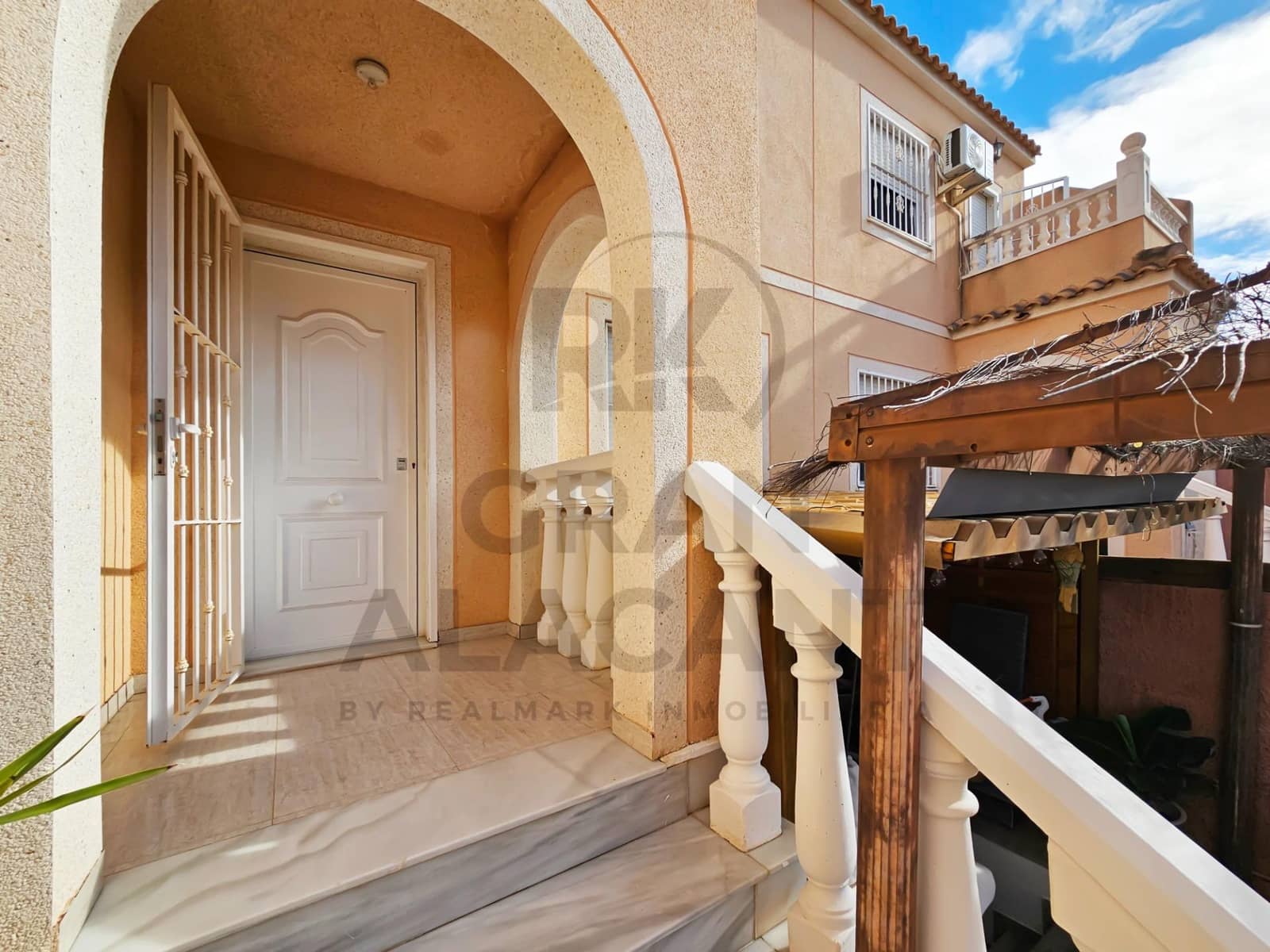 3 quarto Bungalow para venda em Gran Alacant com piscina garagem - 249 000 € (Ref: 9548275)