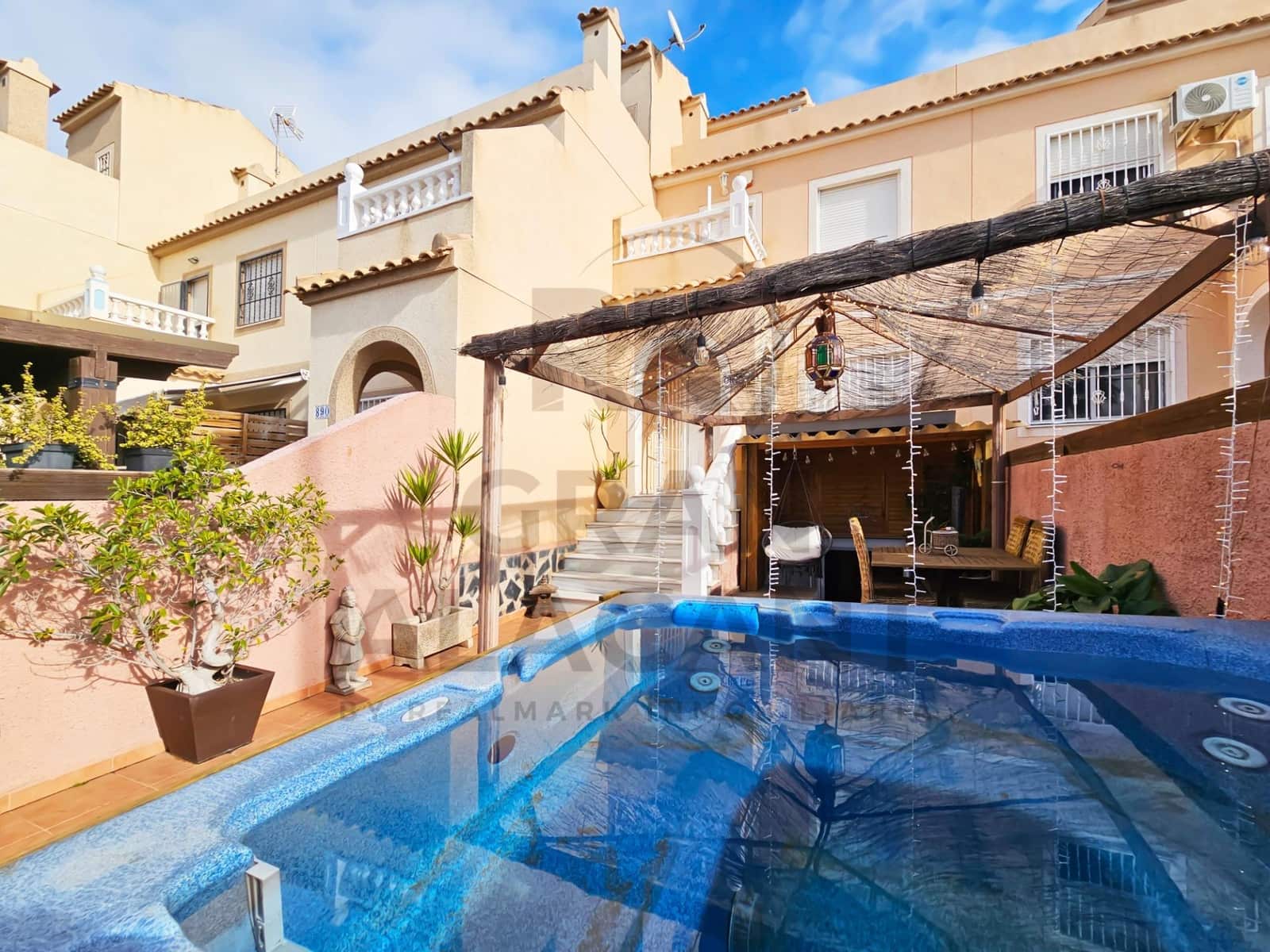 3 quarto Bungalow para venda em Gran Alacant com piscina garagem - 249 000 € (Ref: 9548275)