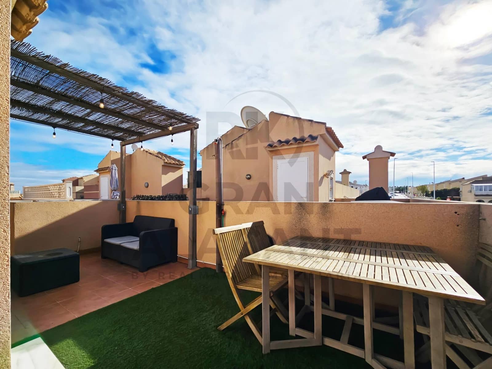 3 quarto Bungalow para venda em Gran Alacant com piscina garagem - 249 000 € (Ref: 9548275)