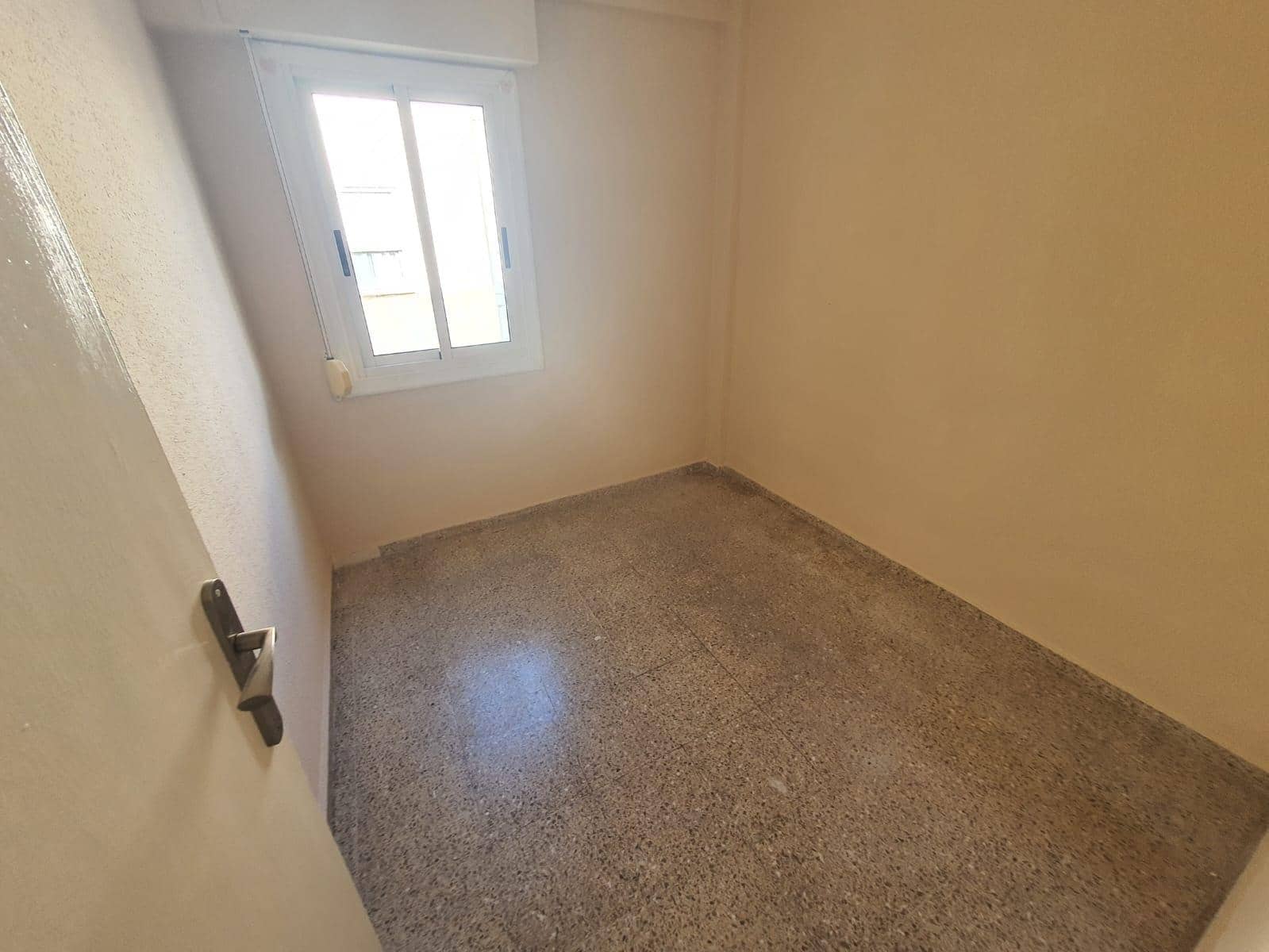 3 Zimmer Wohnung zu verkaufen in Alicante / Alacant Stadt - 125.000 € (Ref: 9596195)