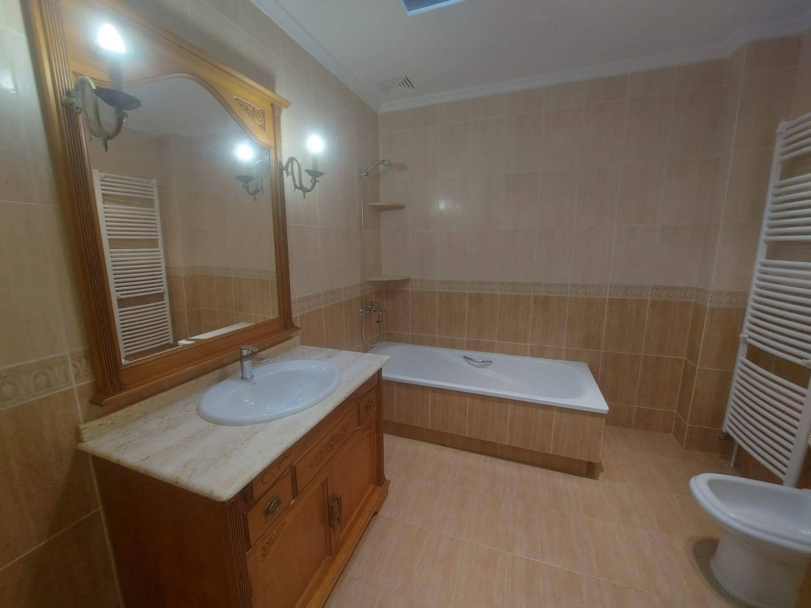 4 makuuhuone Bungalow myytävänä paikassa Cox mukana 
autotalli - 185 000 € (Ref: 9615534)