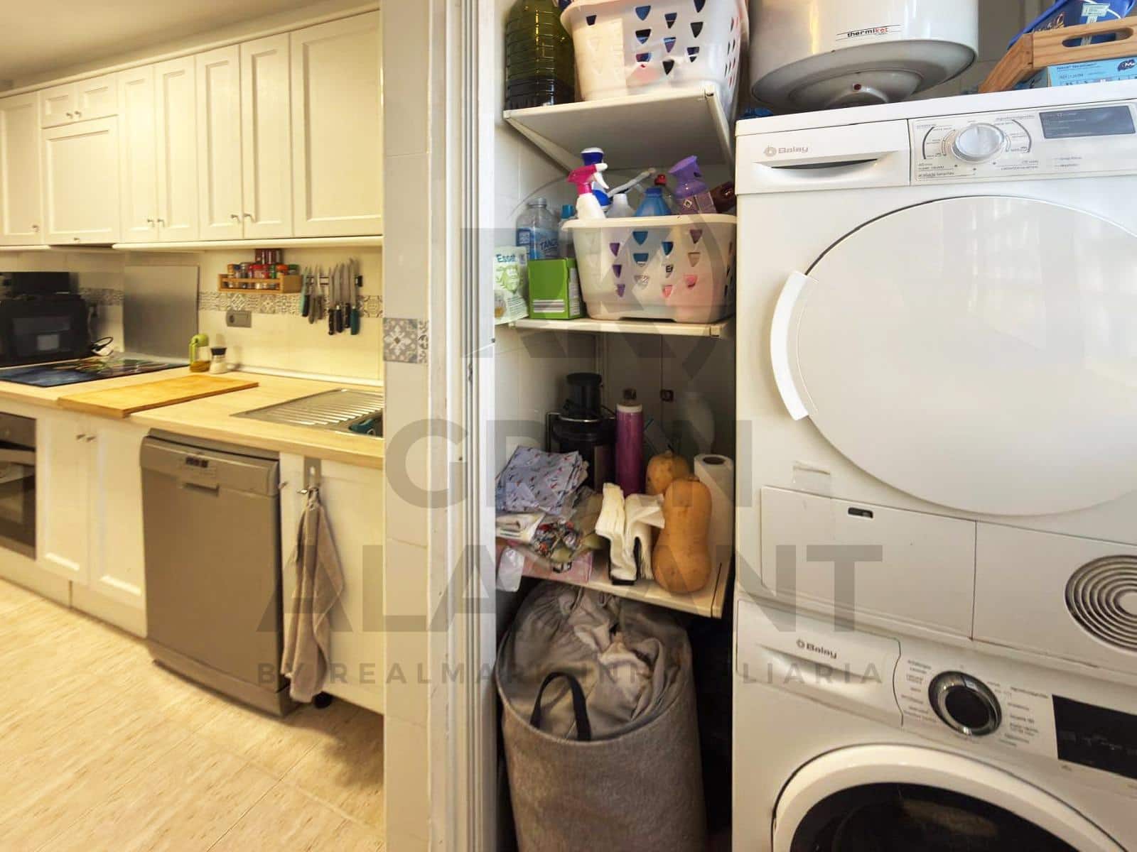 Bungalow de 3 habitaciones en Gran Alacant en venta con piscina garaje - 285.000 € (Ref: 9627599)