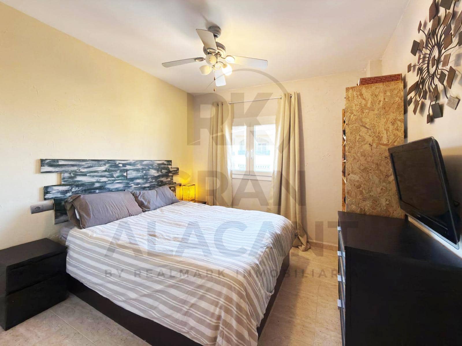 Bungalow de 3 habitaciones en Gran Alacant en venta con piscina garaje - 285.000 € (Ref: 9627599)