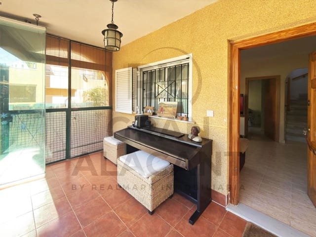 3 sovrum Bungalow till salu i Gran Alacant, Santa Pola med pool garage - 285 000 € (Ref: 9627599)