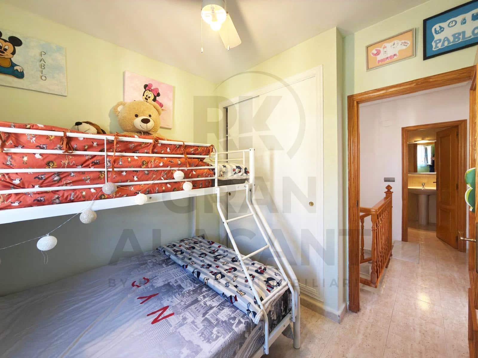 Bungalow de 3 habitaciones en Gran Alacant en venta con piscina garaje - 285.000 € (Ref: 9627599)