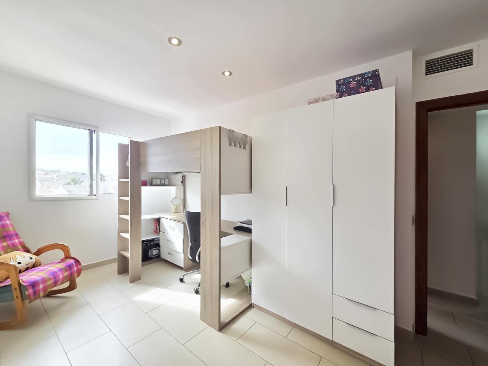 Bungalow de 3 habitaciones en Gran Alacant en venta con piscina garaje - 315.000 € (Ref: 9627600)