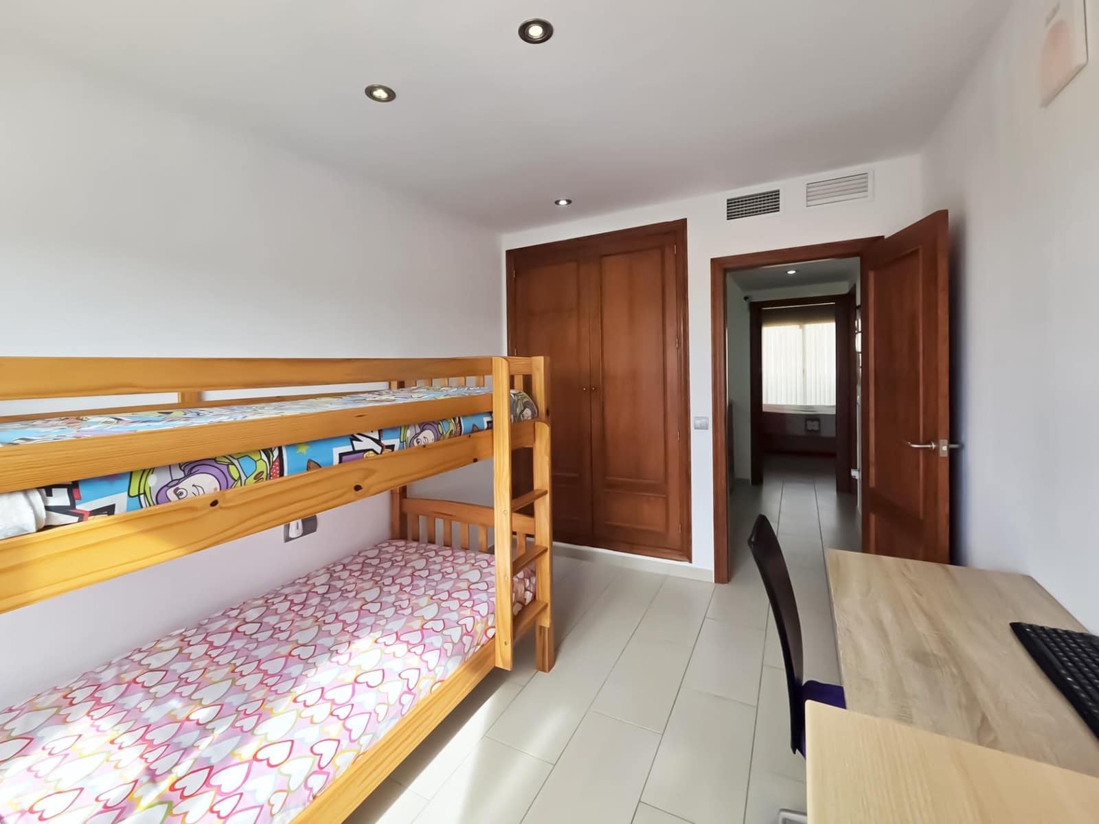 Bungalow de 3 habitaciones en Gran Alacant en venta con piscina garaje - 315.000 € (Ref: 9627600)