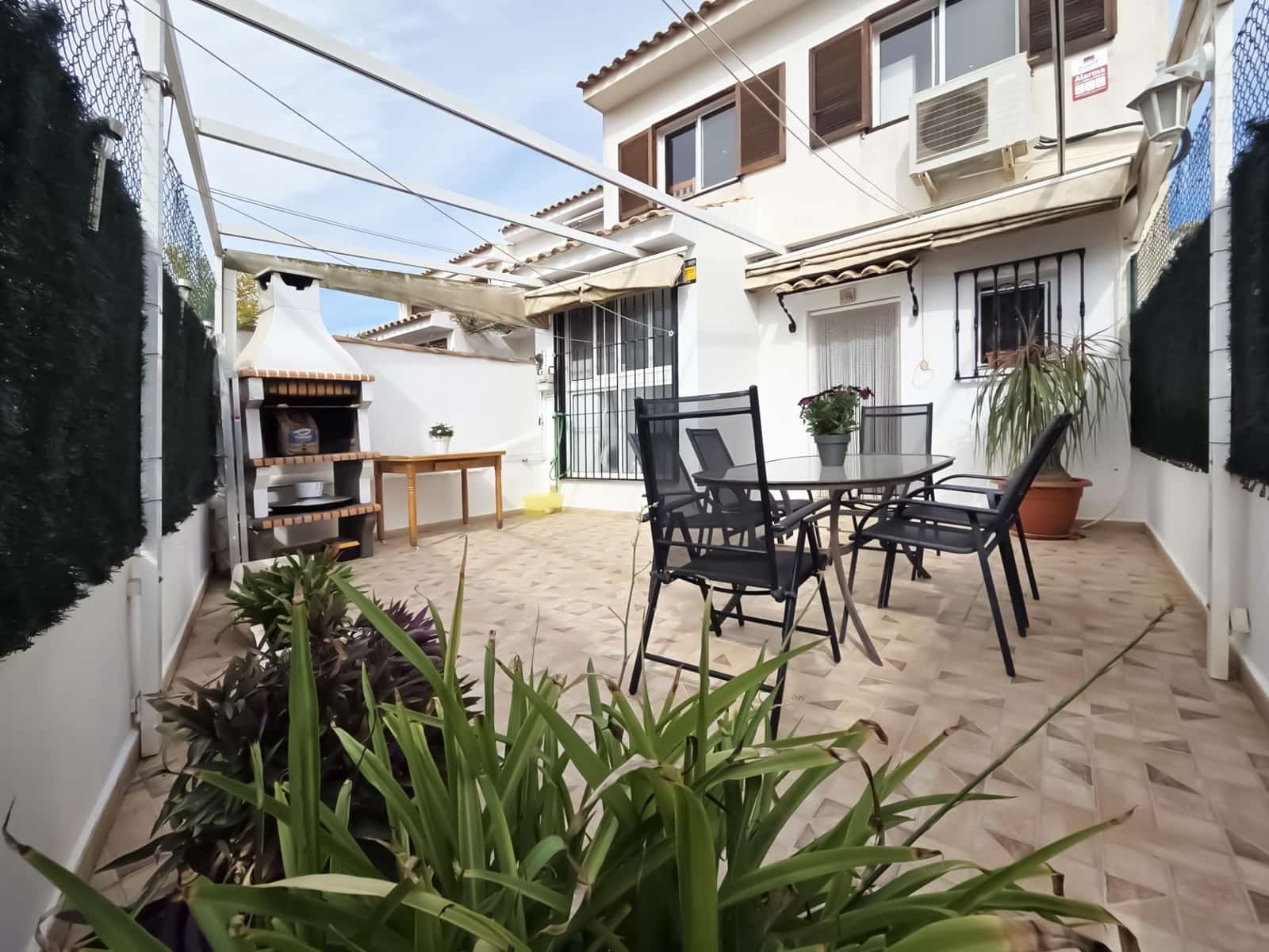 Bungalow de 3 habitaciones en Gran Alacant en venta con piscina garaje - 315.000 € (Ref: 9627600)