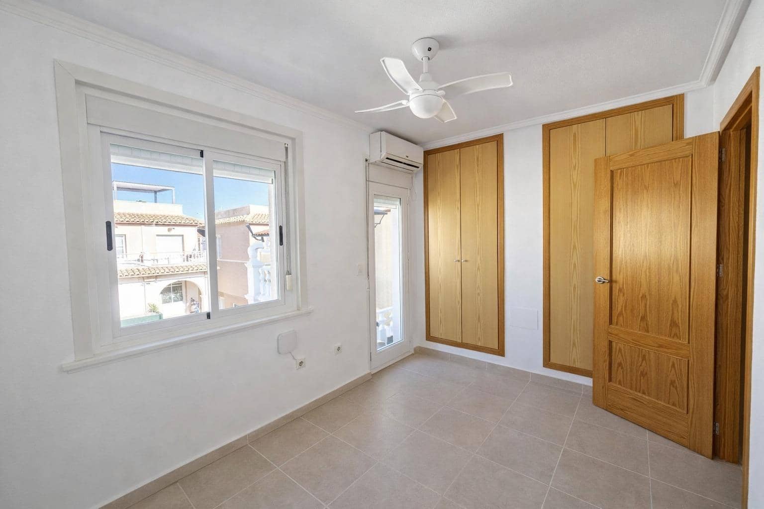 3 soverom Bungalow til salgs i Gran Alacant med svømmebasseng - € 229 000 (Ref: 9630027)