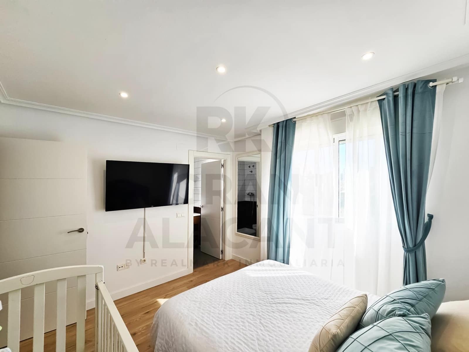 4 bedroom Bungalow for sale in Santa Pola with pool garage - € 289,900 (Ref: 9634335)