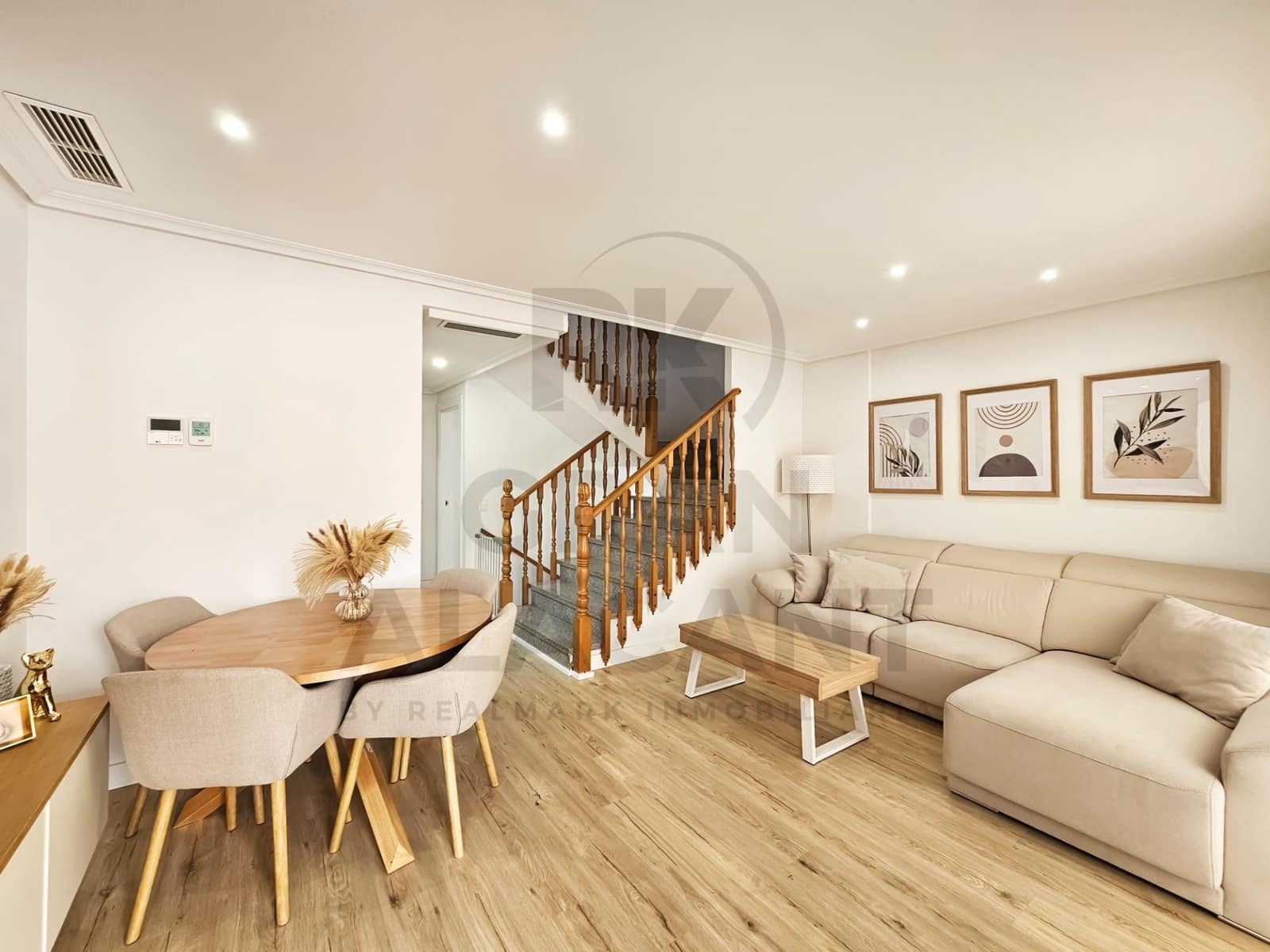 4 bedroom Bungalow for sale in Santa Pola with pool garage - € 289,900 (Ref: 9634335)