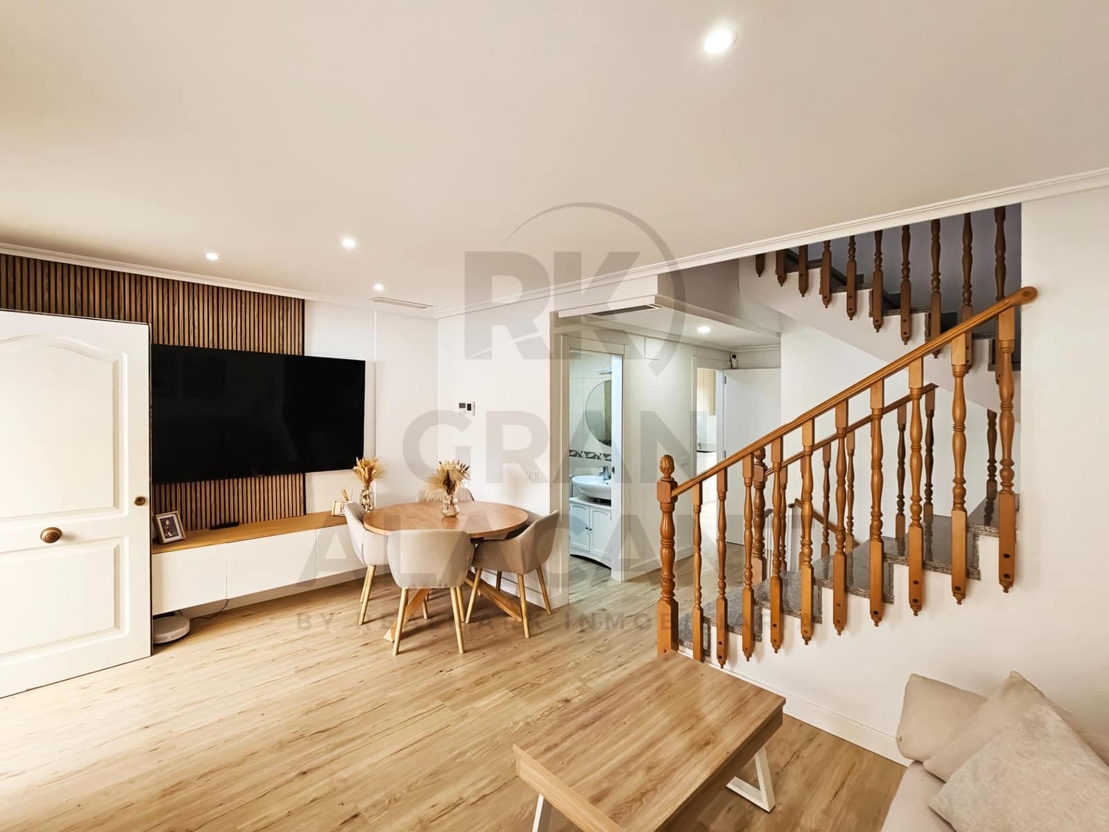 4 bedroom Bungalow for sale in Santa Pola with pool garage - € 289,900 (Ref: 9634335)