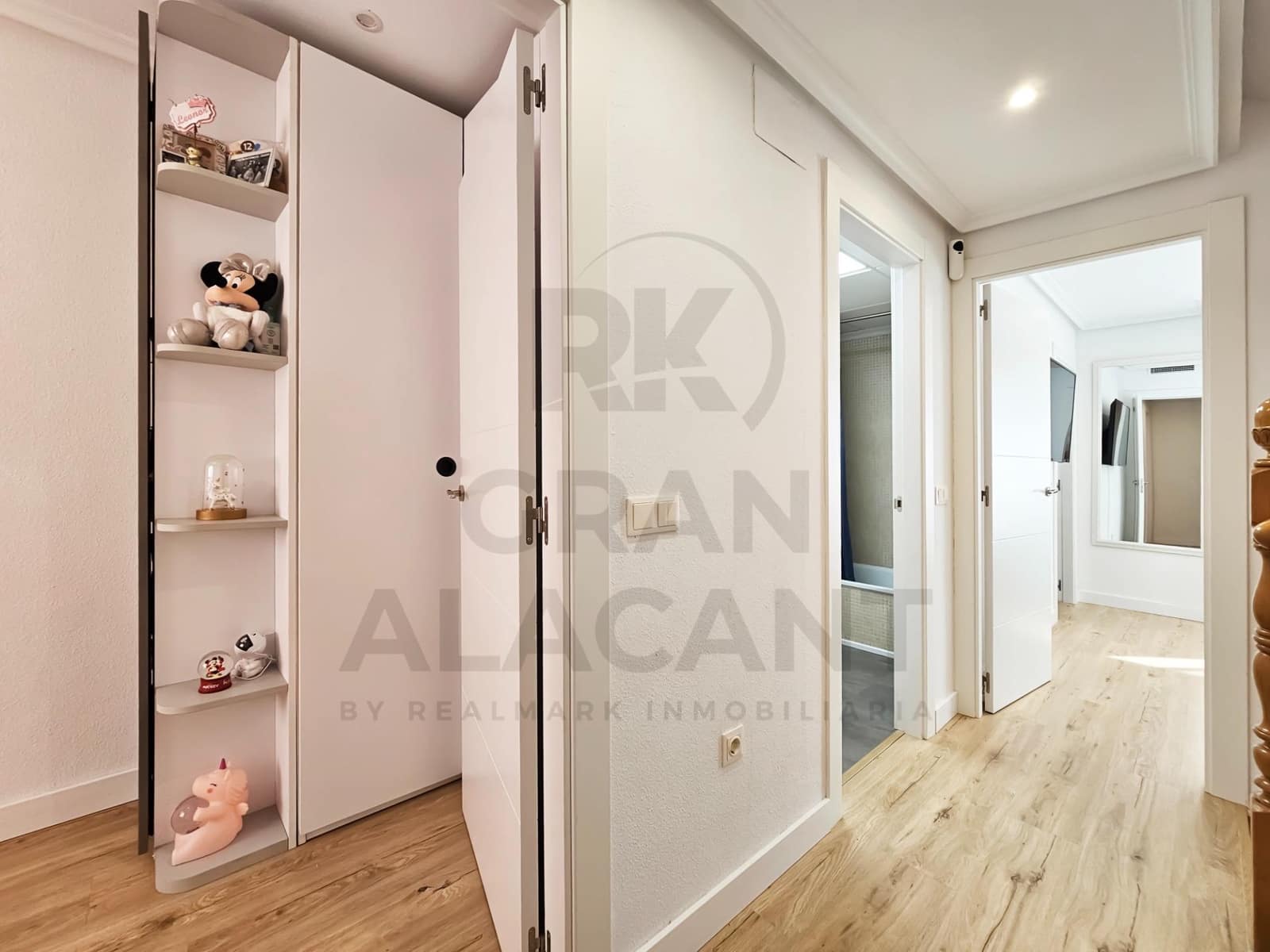 4 bedroom Bungalow for sale in Santa Pola with pool garage - € 289,900 (Ref: 9634335)