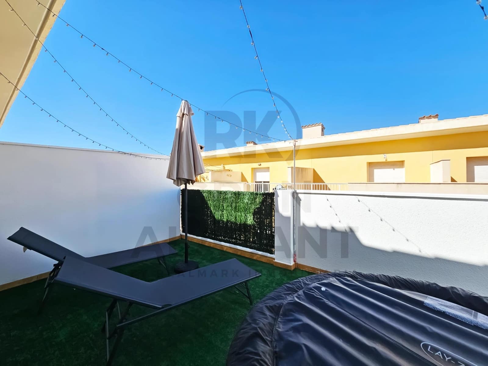 4 bedroom Bungalow for sale in Santa Pola with pool garage - € 289,900 (Ref: 9634335)