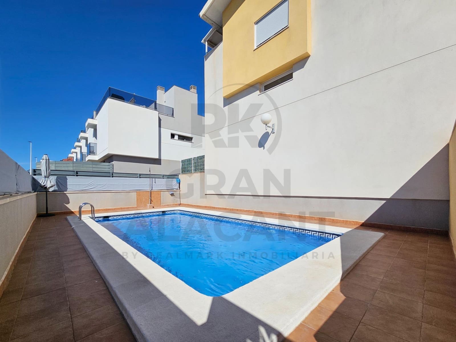 4 bedroom Bungalow for sale in Santa Pola with pool garage - € 289,900 (Ref: 9634335)