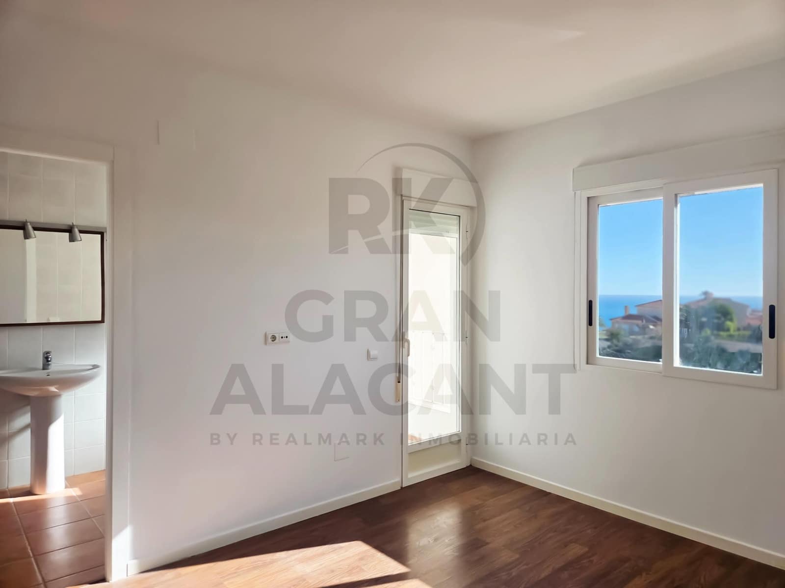 3 bedroom Apartment for sale in Gran Alacant with pool - € 339,000 (Ref: 9659474)