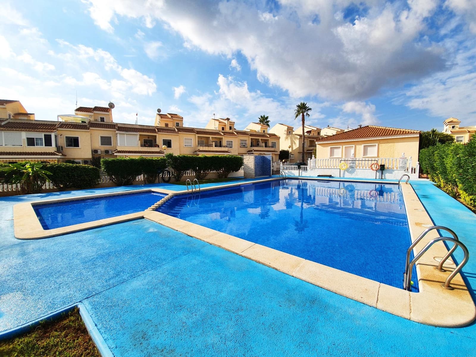 3 sovrum Bungalow till salu i Gran Alacant med pool garage - 209 000 € (Ref: 9679898)