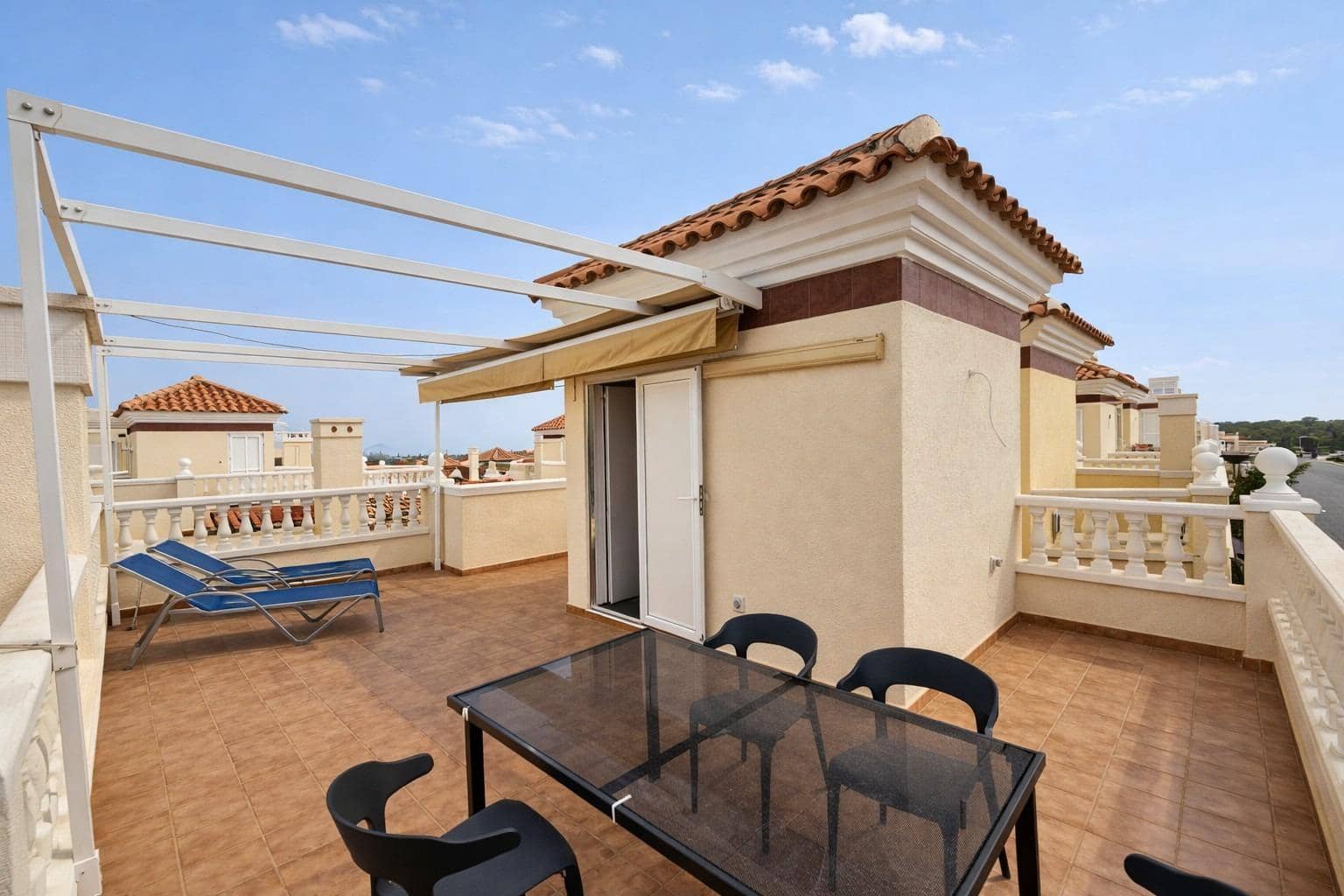 3 soveværelse Villa til salg i Gran Alacant med swimmingpool garage - € 384.900 (Ref: 9695389)