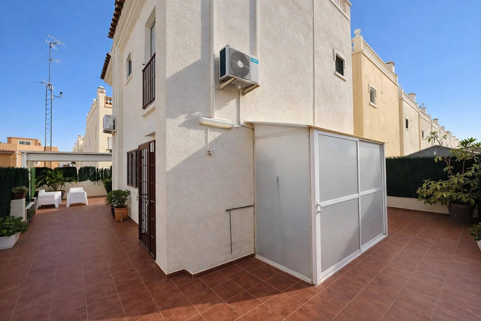 3 soveværelse Villa til salg i Gran Alacant med swimmingpool garage - € 384.900 (Ref: 9695389)