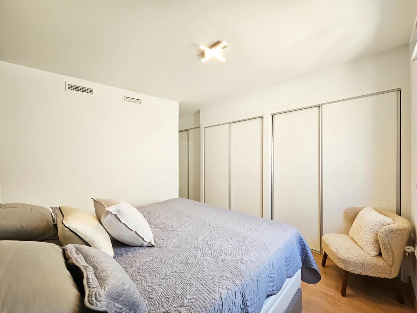 Bungalow de 2 habitaciones en Gran Alacant en venta con piscina - 299.000 € (Ref: 9726672)