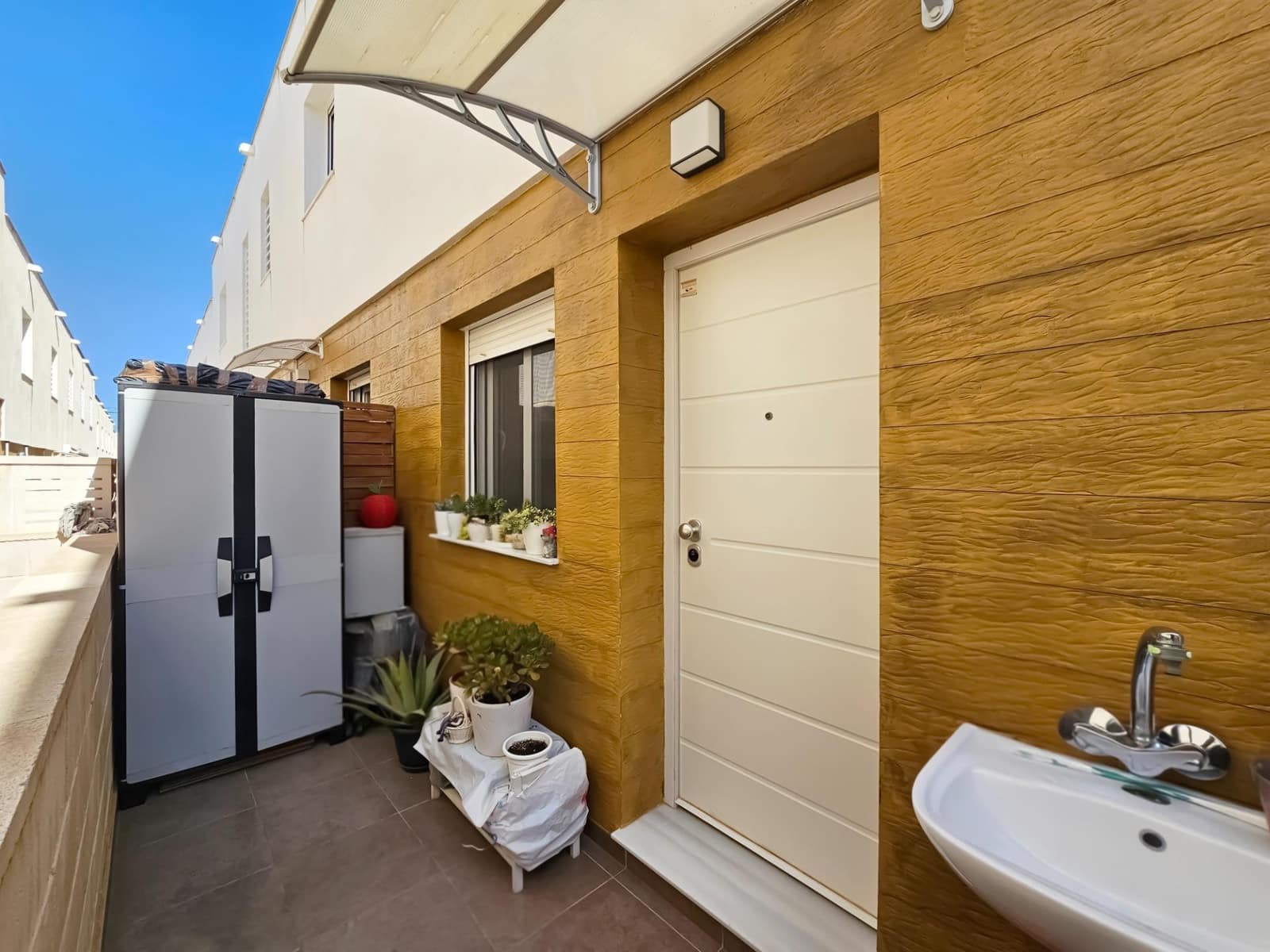 Bungalow de 2 habitaciones en Gran Alacant en venta con piscina - 299.000 € (Ref: 9726672)