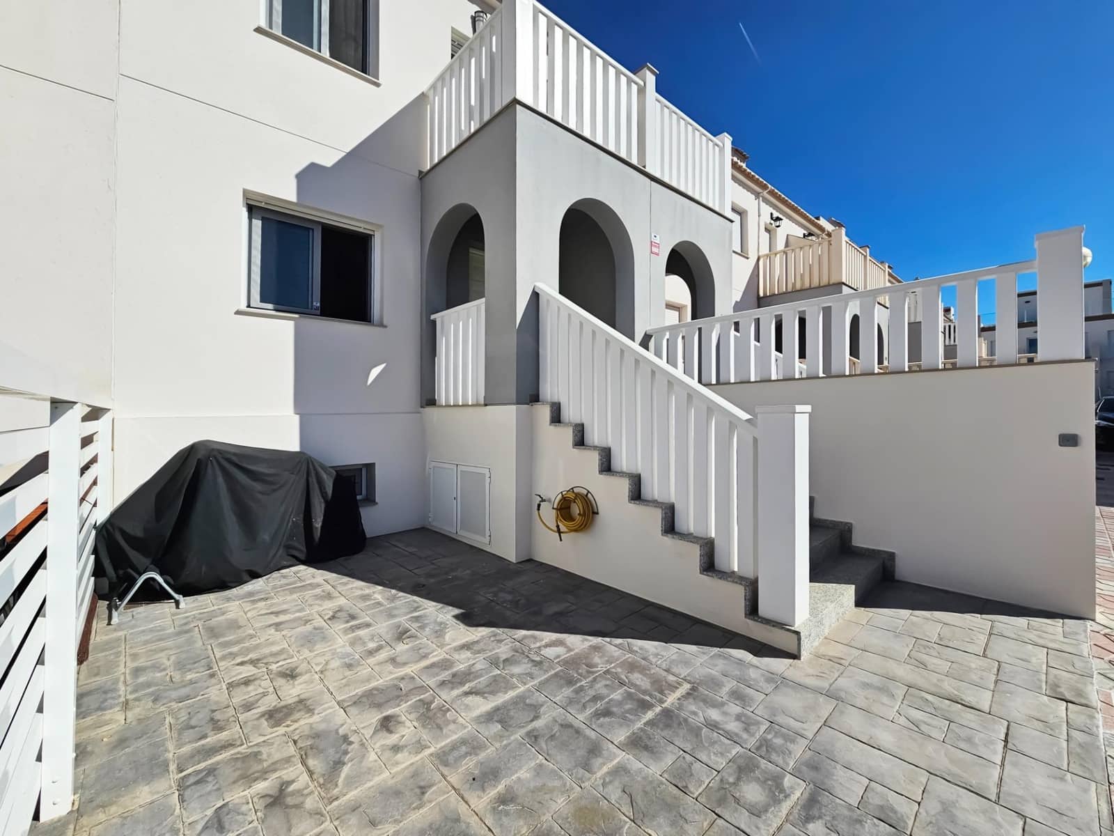 3 sovrum Bungalow till salu i Gran Alacant med pool - 249 000 € (Ref: 9732162)