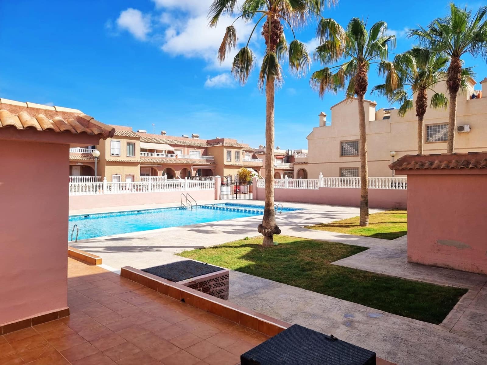 3 sovrum Bungalow till salu i Gran Alacant med pool - 249 000 € (Ref: 9732162)