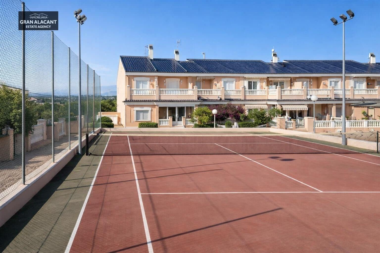 2 sovrum Bungalow till salu i Gran Alacant med pool garage - 265 000 € (Ref: 9755731)