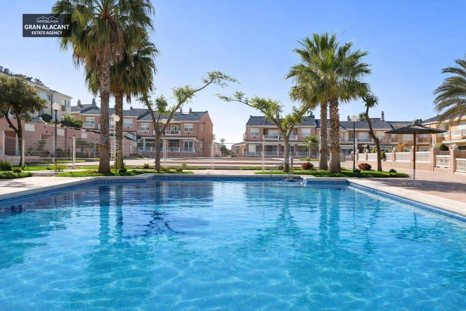 2 sovrum Bungalow till salu i Gran Alacant med pool garage - 265 000 € (Ref: 9755731)